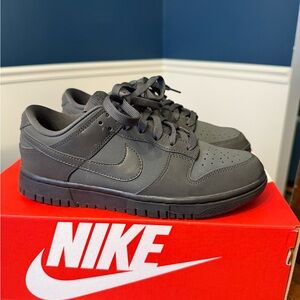 Nike dunks low